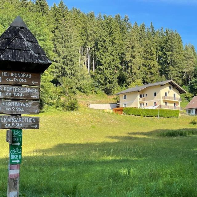 Haus Am Schloss Bleiburg Exteriör bild